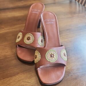 Joan & David Brown Heeled Shoes with Elegant Design